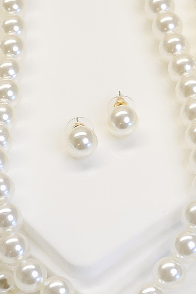 Pearl Studs - Revir