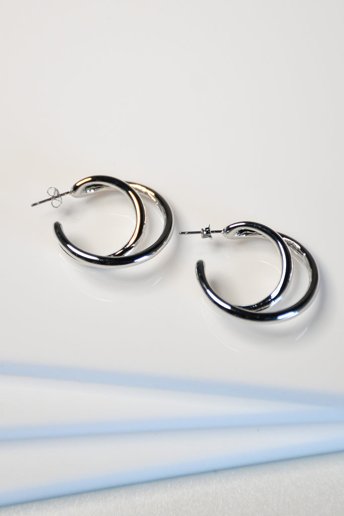Infinite Twist Hoops